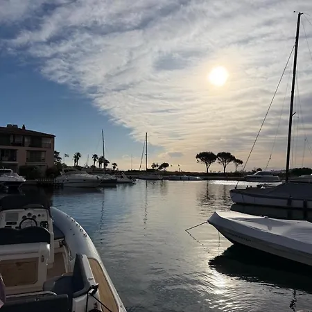 Entre Terre Et Mer, Port 格里莫